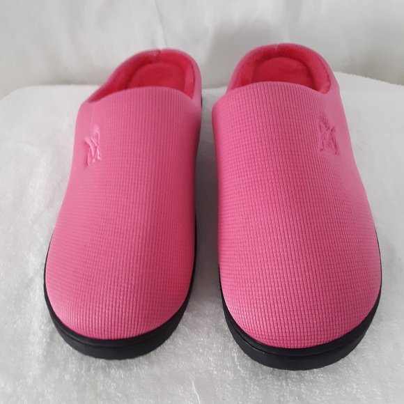 Women's  Memory Foam Slippers Landeer Pink 11 /12 - Picture 1 of 11
